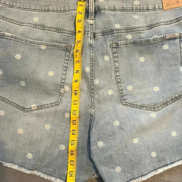 Seven 7 weekend shorts Jeans Daisy fray hem comfort stretch size 22 NWT - Picture 6 of 7